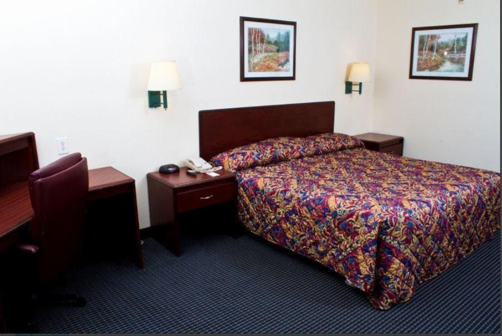 Country Hearth Inn-Union City